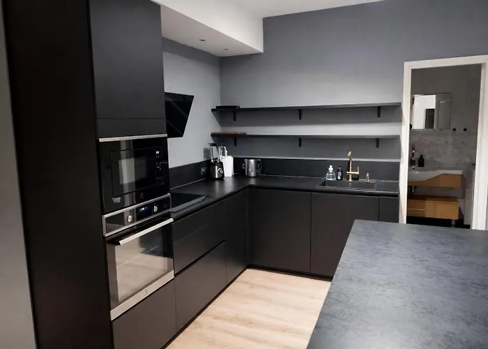 Luxury By Embassy Apartment